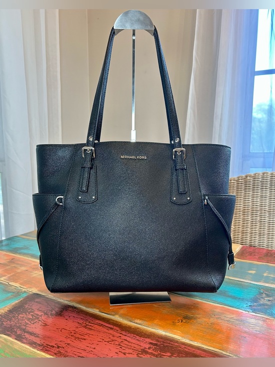 Michael Kors Handbags - Michael Kors Voyager Large Saffiano Leather Tote Bag Black Discontinued EUC